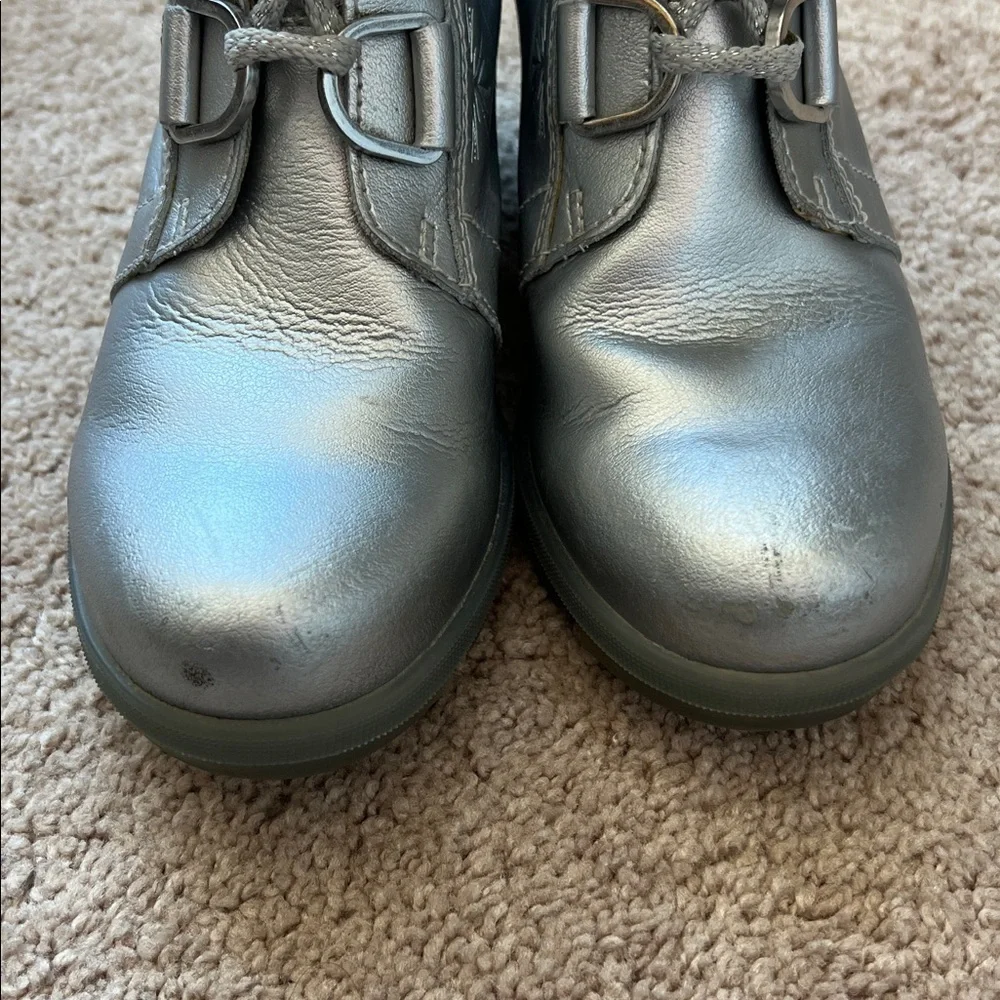 Sorel/Disney Collab “Frozen” Silver Joan of Arctic Wedge II Boots